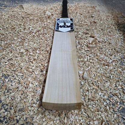 WDA Willow Toap Cricket Bat SH - 2lb 10oz (1210g), 9 Grains, 41mm Edges, 28mm Semi Round Toe, 106mm Width, Semi Oval Handle