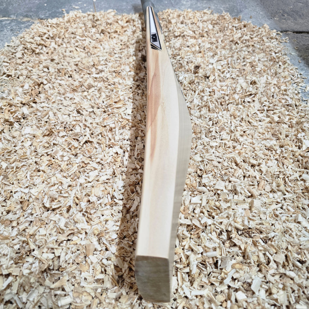 WDA Willow Nashay Cricket Bat SH - 2lb 9oz (1169g), 9 Grains, 39mm Edges, 30mm Flat Toe, 107mm Width, Round Handle