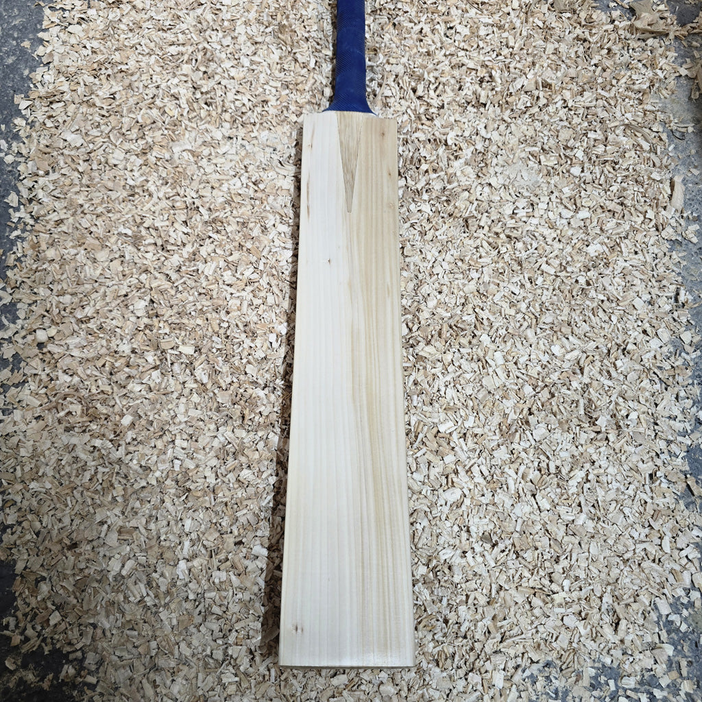 WDA Chaas Cricket Bat SH – 2lb 10oz (1195g), 17 Grains, 34mm Edges, 28mm flat Toe, 106mm width, Round handle