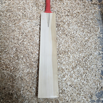 WDA Willow Toap Cricket Bat SH - 2lb 10oz (1224g), 15 Grains, 37mm Edges, 27mm flat toe, 107mm width, Semi oval handle