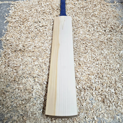 WDA Willow Toap Cricket Bat SH - 2lb 10oz (1197g), 15 Grains, 39mm Edges, 28mm Semi Round Toe, 107mm Width, Semi Oval Handle