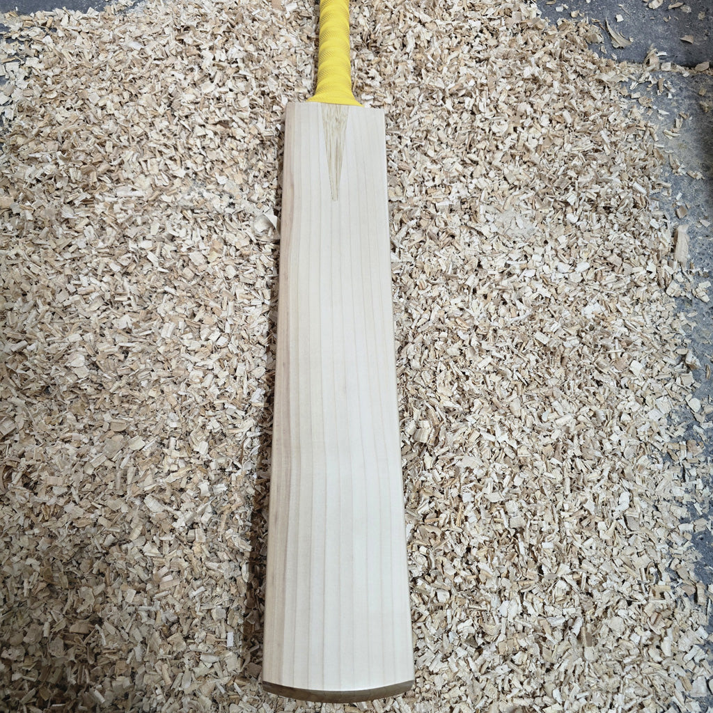 WDA Willow Toap Cricket Bat SH - 2lb 10oz (1202g), 11 Grains, 40mm Edges, 30mm Semi Round Toe, 106mm Width, Semi Oval Handle