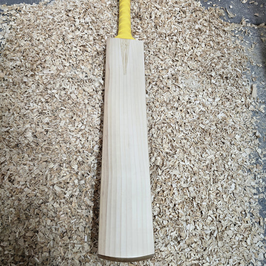 WDA Willow Toap Cricket Bat SH - 2lb 10oz (1202g), 11 Grains, 40mm Edges, 30mm Semi Round Toe, 106mm Width, Semi Oval Handle