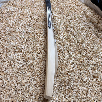 Cricket Bat With Minor Defect