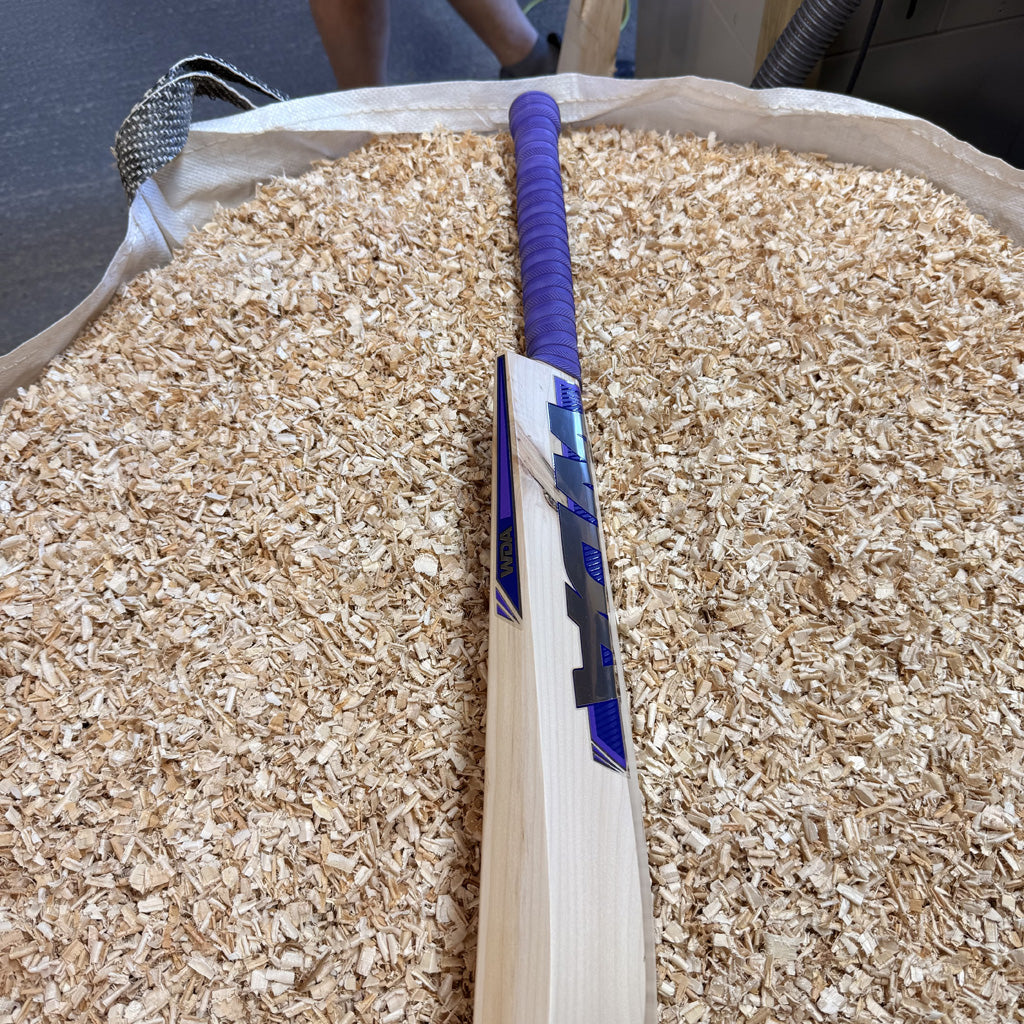 Cricket Bat with minor knot at back