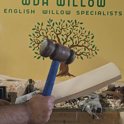 Wda Willow Elite Cricket Bat SH - 2lb 10oz (1210g), 12 Grains, 39mm Edges, 27mm Semi Round Toe, 106mm Width, Semi Oval Handle